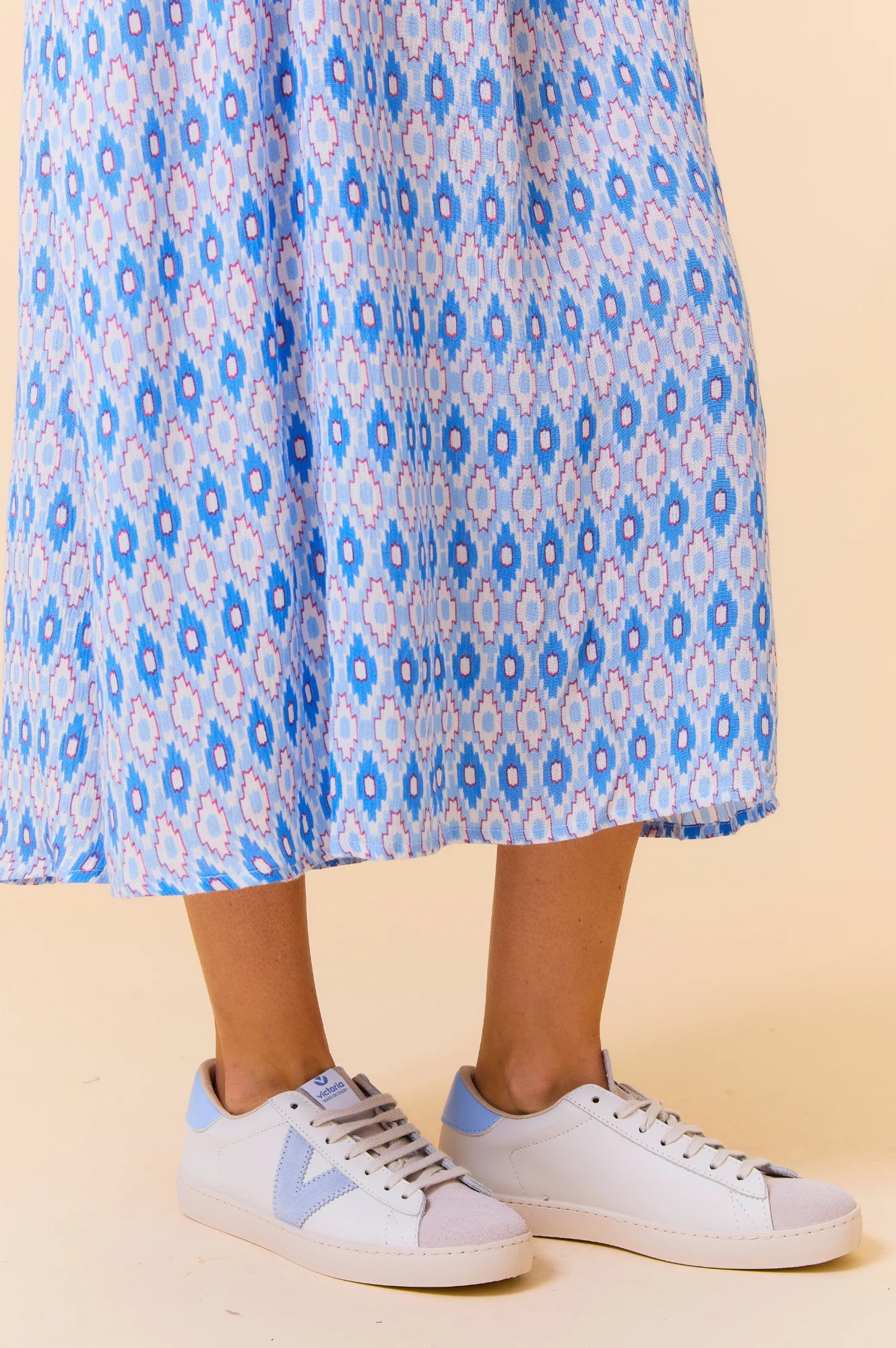 VICTORIA Berlin Low Top Trainer | White/Blue - Image 2