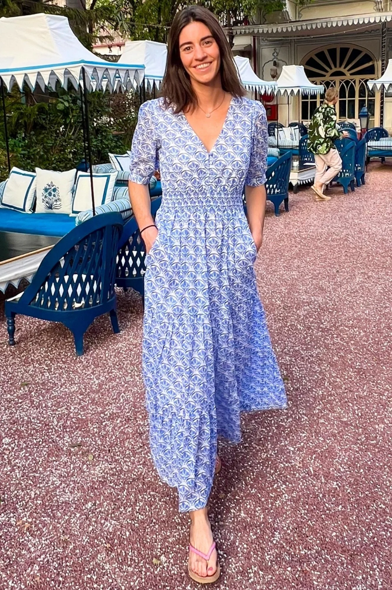 Billie Short Sleeve Dress | Clover Arches Blue/White - Image 9