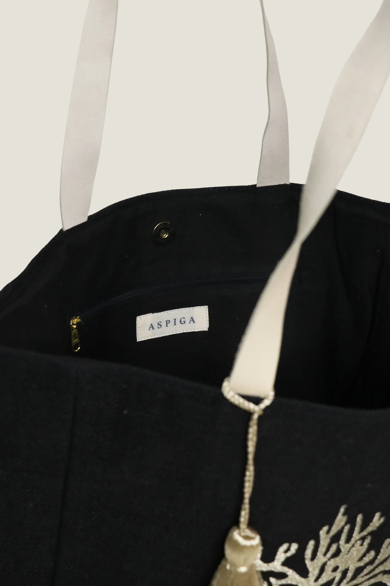 Coral Jute Beach Bag | Black/ Gold - Image 5