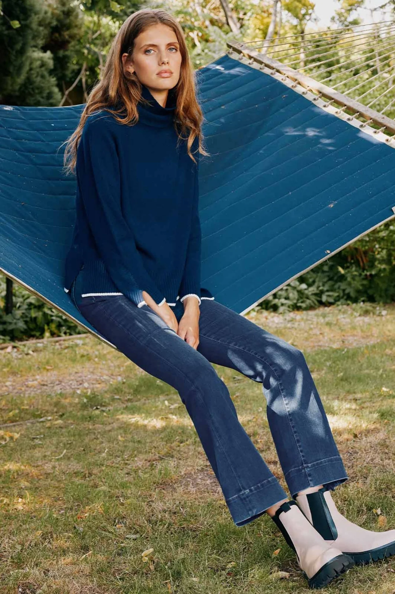 Kick Flare Jeans | Mid Denim - Image 3