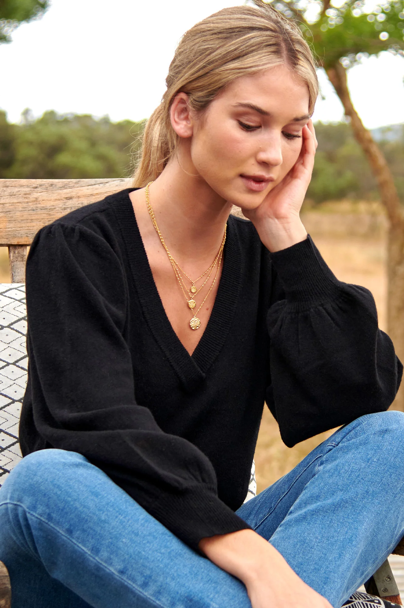 Merino Wool Cashmere Blend V-Neck Jumper | Black - Image 4