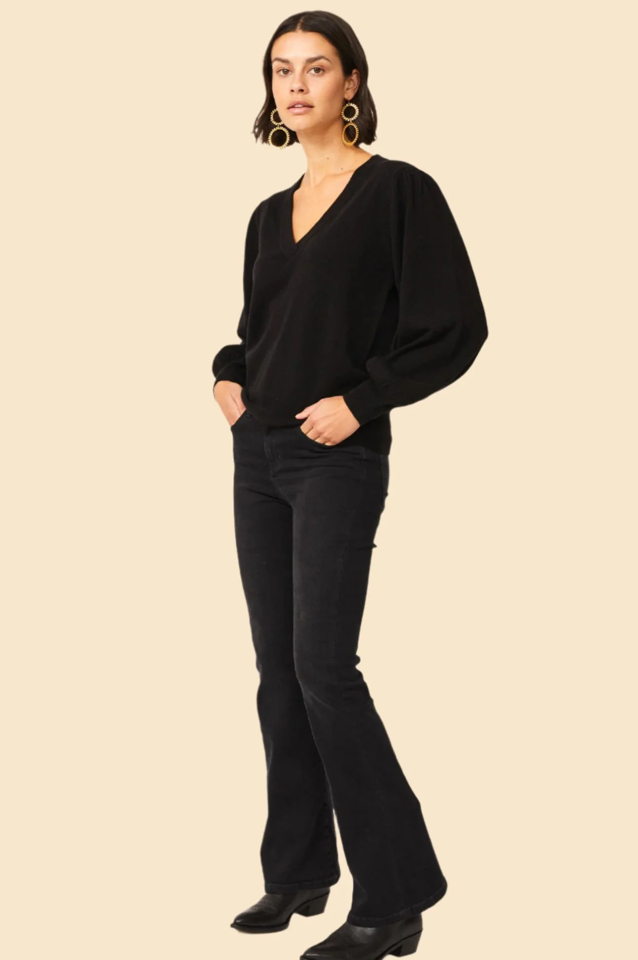 Merino Wool Cashmere Blend V-Neck Jumper | Black - Image 6