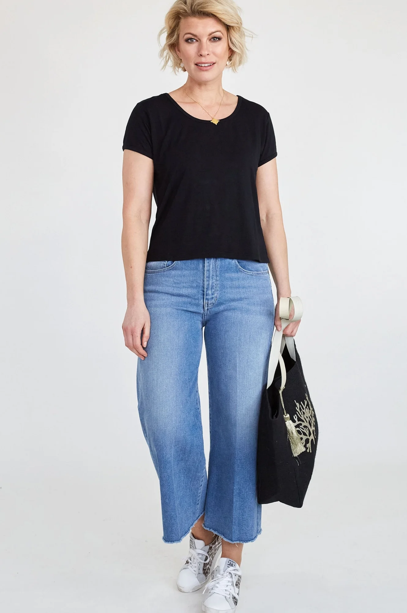 Short T-Shirt | Black - Image 5